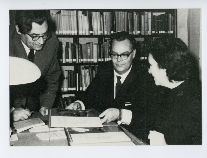 Herbert Tampere, Lauri Simonsuuri ja Erna Normann Tartu Kirjandusmuuseumis, 1962