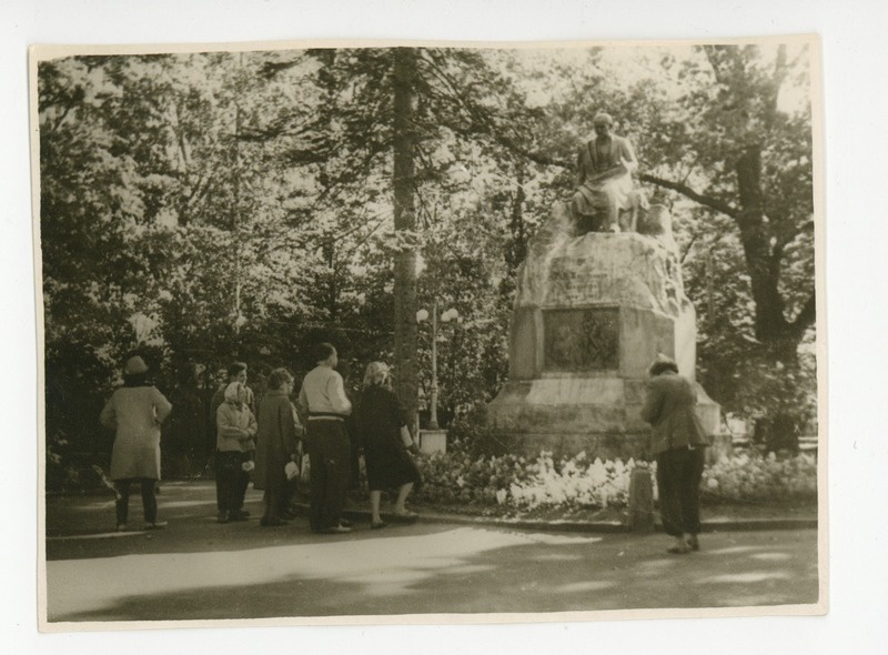 Kreutzwaldi monument Võrus