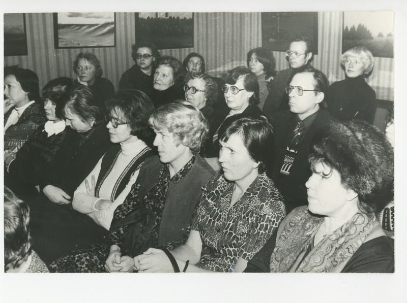 Publik Teadlaste Maja kirjandusõhtul Tuglase Majamuuseumi saalis 27.11.1980