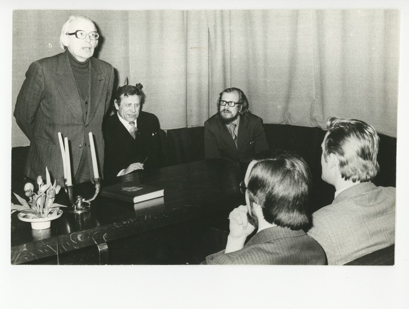 Paul Kuusberg, August Eelmäe, Teet Kallas - Fr. Tuglase novelliauhinna loovutamisel Jaan Kruusvalllile ja Jaak Jõerüüdile