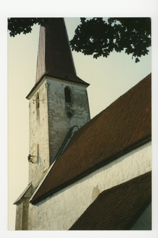 Saaremaa, Kihelkonna kirik
