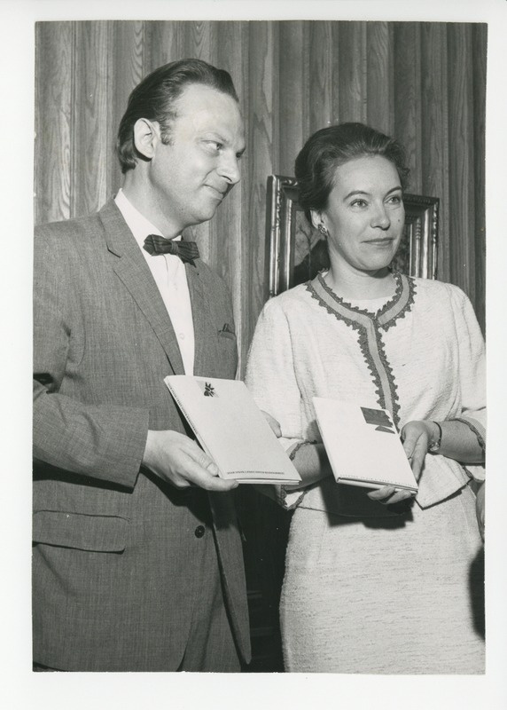 Ivar Ivask ja Astrid Ivask oma luuleraamatutega