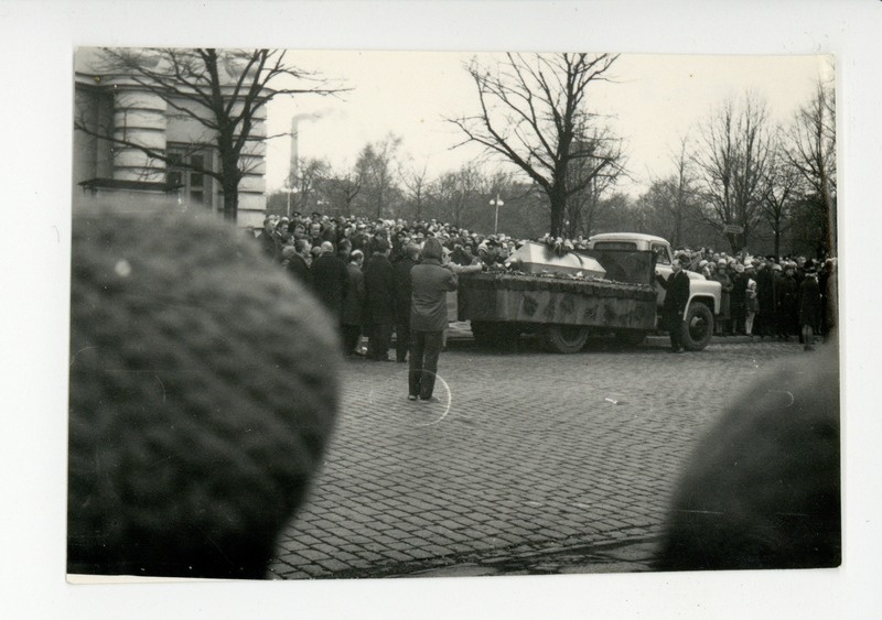 Friedebert Tuglase matus 20.04.1971