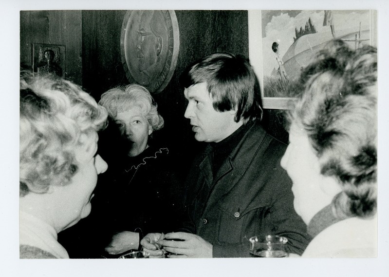 Teadlaste Maja kirjandusõhtul Tuglase Majamuuseumi saalis 27.11.1980
