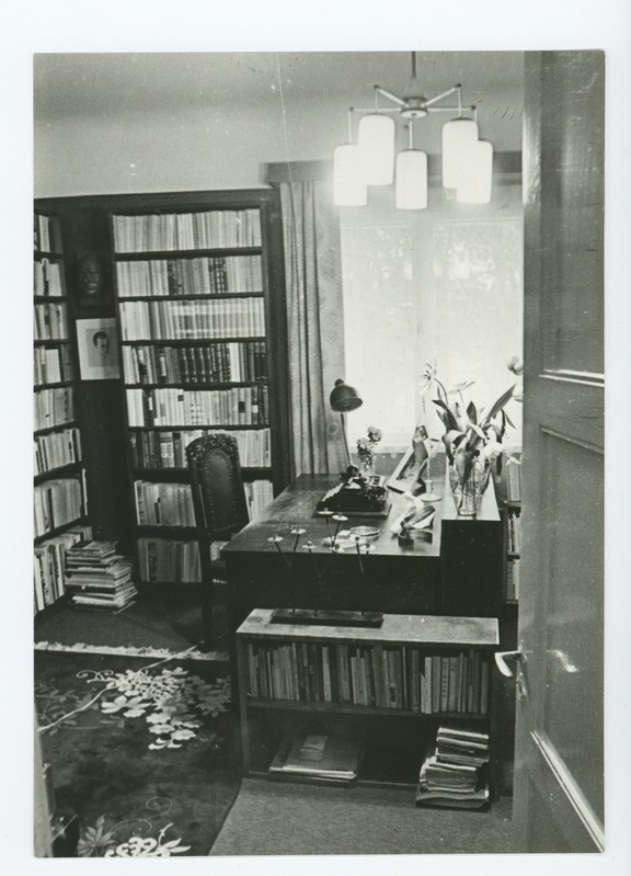 Friedebert Tuglase töökabinet