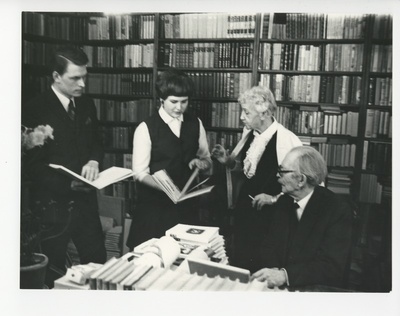 Friedebert Tuglasele Kristjan Jaak Petersoni nimeline auhind 18.03.1969  similar photo