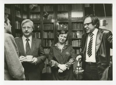 Vaino Vahing, Jaak Kaarma ja August Eelmäe vestluses  duplicate photo