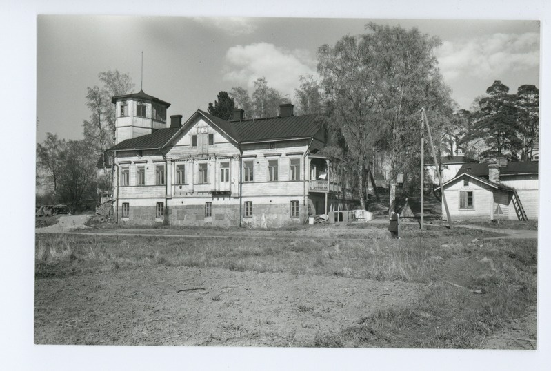 Helsinki, Oulunkylä, Veräjämäki. Entinen Seurahuoneen rakennus, Larin Kyöstin tie 7, kuva Constantin Grünberg 1959