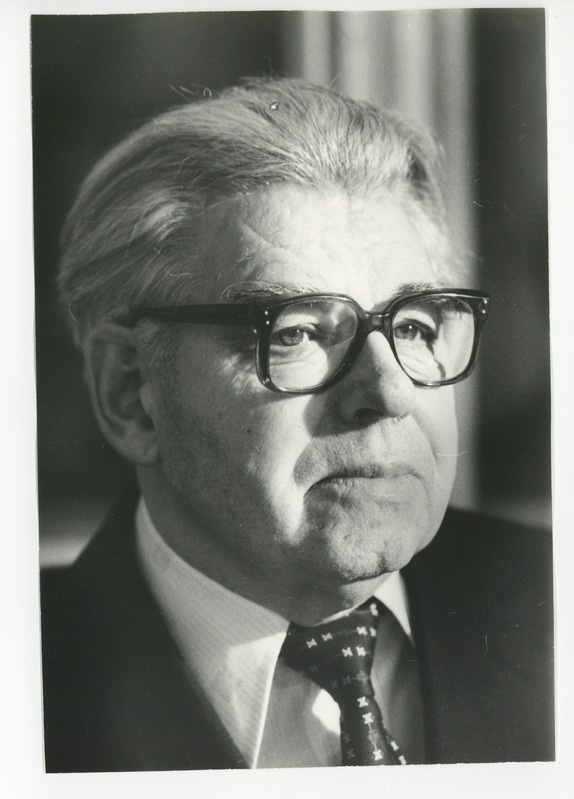 Aadu Hint, 1982