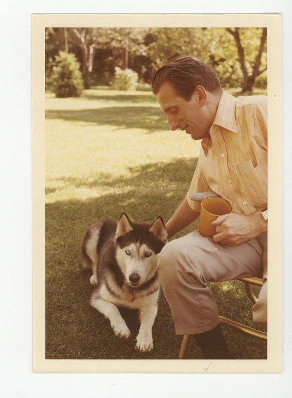 Paul Reets koeraga aias, 1971