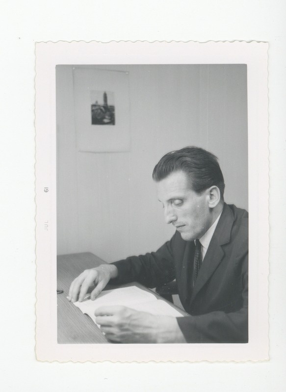 Paul Reets laua taga lugemas, 1961