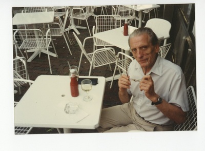Paul Reets välikohviku suveterrassil, 1989  similar photo