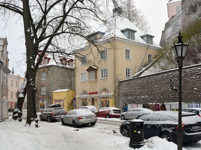 The goal of the nun in Tallinn. (old post station at Nunnavärava) rephoto