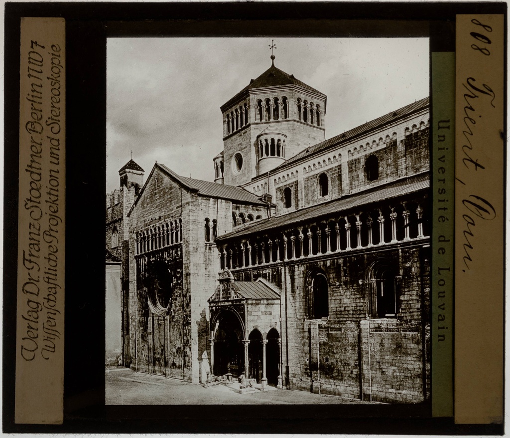 Trento. Duomo Cattedrale di San Vigilio Exterieur: Noordelijke gevel