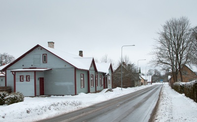 fotopostkaart, Suure-Jaani khk, Suure-Jaani, Jaama tn, postkontor vasakul, u 1935, foto A. Veidner rephoto