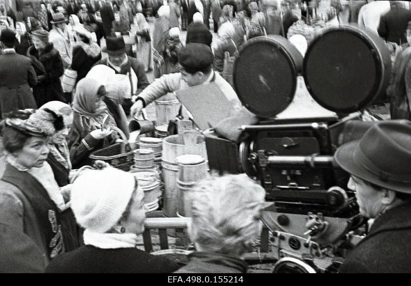 Film studio “Tallinnfilm” play film “Mäeküla milkman” on the Raekoja Square.