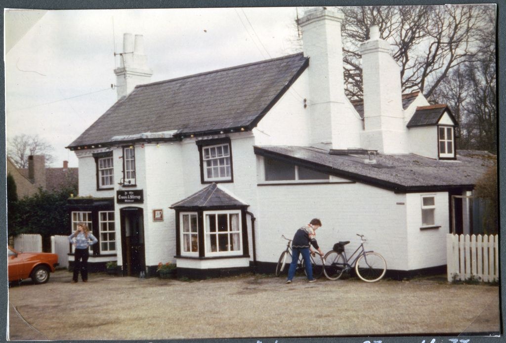 The "Crown & Stirrup" Inn on Clay Hill near Lyndhurst. 35" trans.