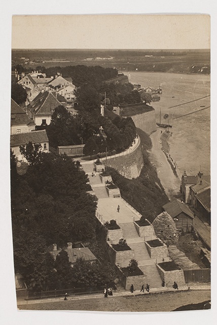On the shore of the Narva River