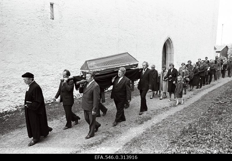 ENSV teenelise transporditöötaja Lembit Pikani matus.