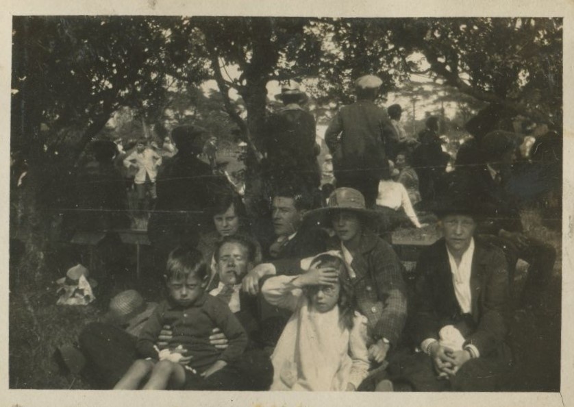 Orchard Tea Gardens, hassocks, Whit Monday, 1920