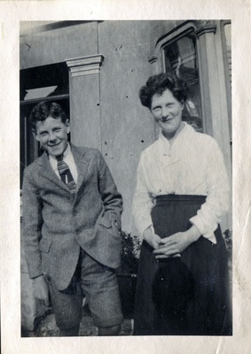 Man and woman, Hastings, June 1922.  similar photo