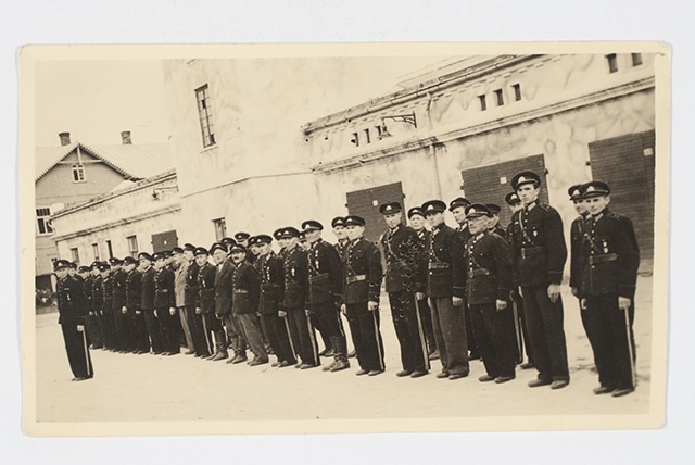 Firefighters in front of Viljandi store