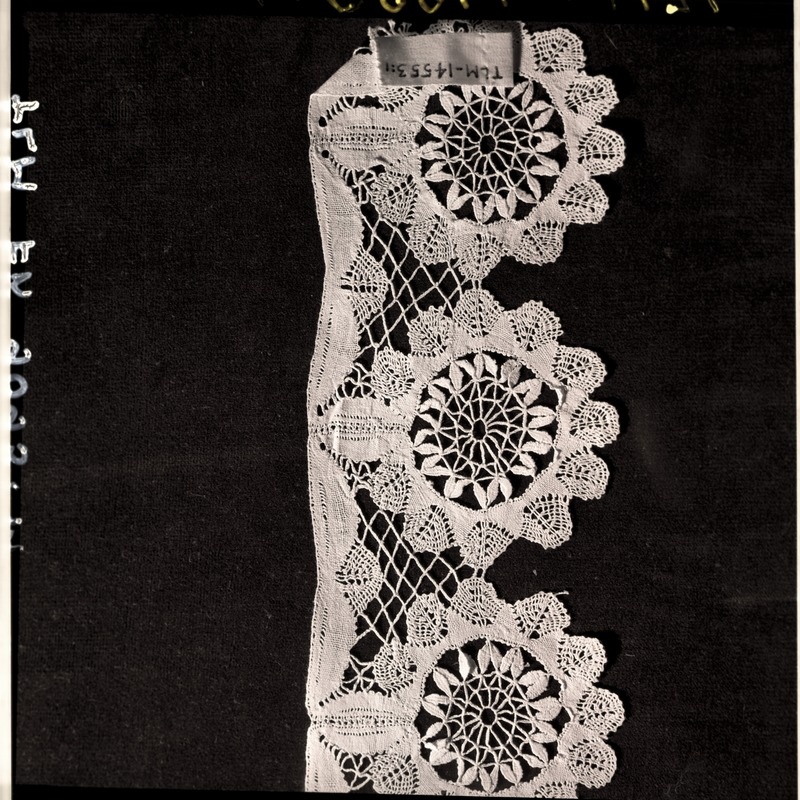 Niplispits, suurte rosettidega