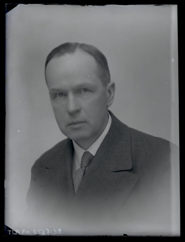 Johannes Parikase portreefoto umbes 1925. aastast.