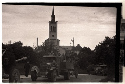 Punaarmeelased Tallinnas, Komandandi teel  duplicate photo