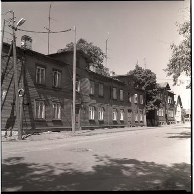 Tallinn. Kauba tn 24, 22, 20, 18 vanad kahekordsed puumajad  duplicate photo
