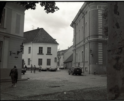 Tallinn. Vaade Toom-Rüütli tänavale. Paremal Raamatukogu plats 2  duplicate photo