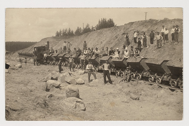 Wagonets and workers