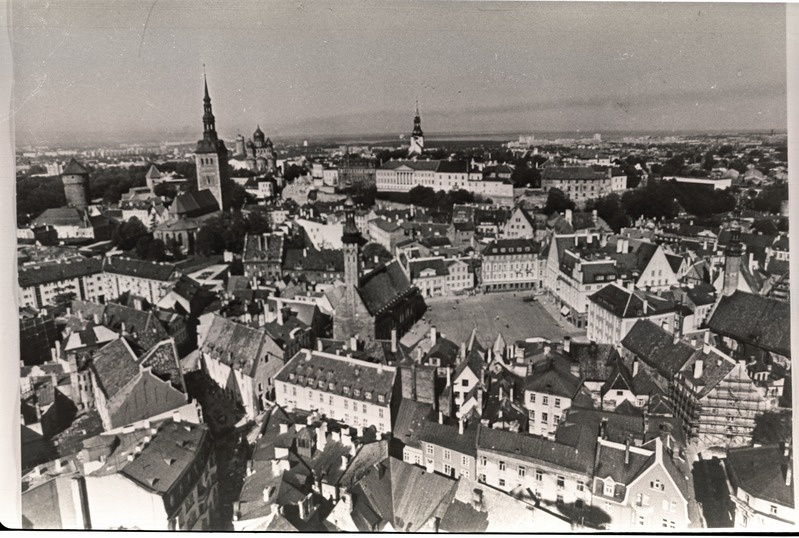 Õhufoto Raekoja platsist ja selle ümbrusest.