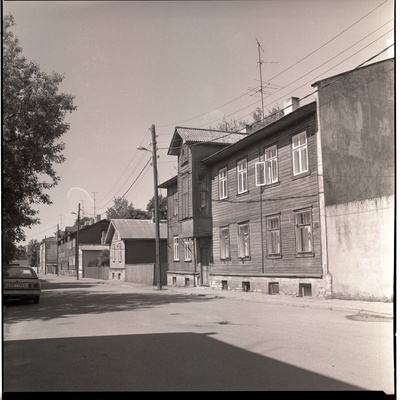 Tallinn. Paide tn 17, 15, 13 vanad puumajad  duplicate photo