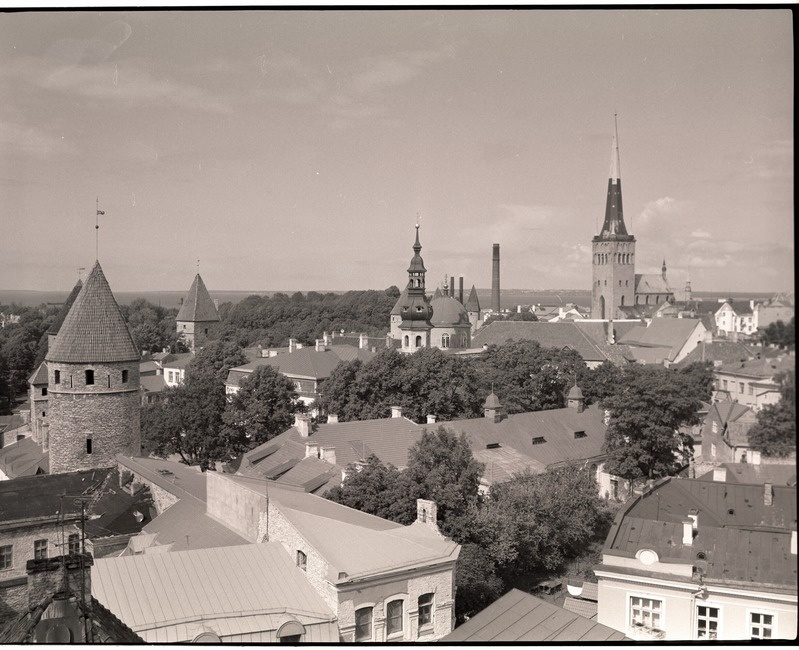 Tallinn. Vaade Toompealt Oleviste kiriku suunas