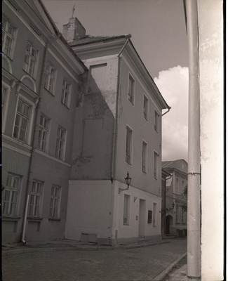Tallinn. Toom-Kooli tn 1 kolmekordne hoone  duplicate photo