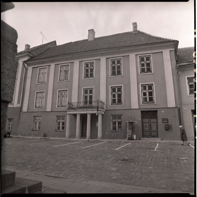 Tallinn, Lossi plats 4 hoone.
