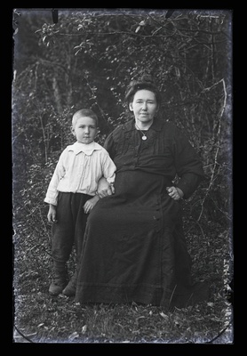 Naine ja laps  duplicate photo
