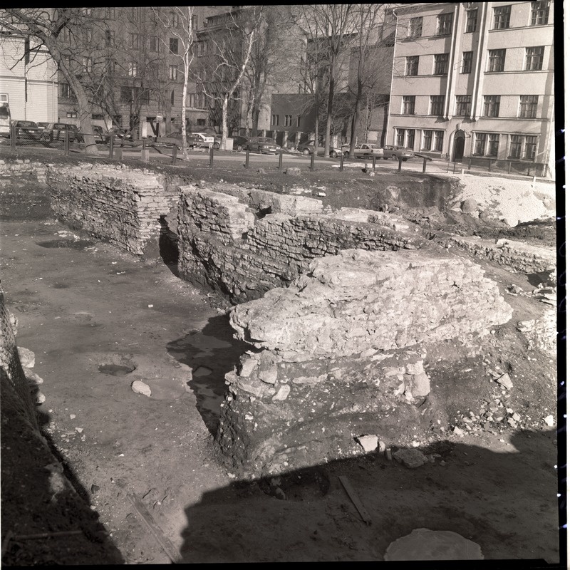 Tallinn. Roosikrantsi tn. väljakaevamised enne pangahoone ehitust