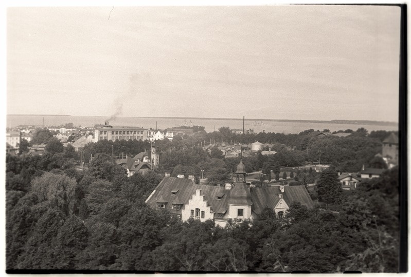 Vaade Suur-Kloostri tänava ja Tornide väljaku suunas Kalamaja poolt, õhufoto.