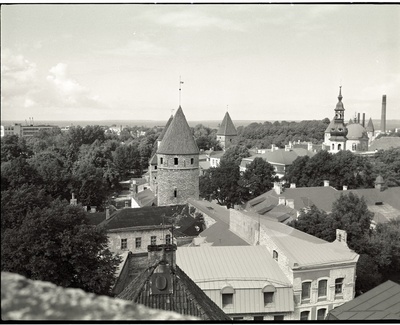 Tallinn. Vaade Toompealt Tornide väljaku poole  duplicate photo