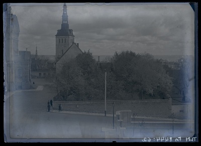 Tallinn. Vaade Toompealt Toompea lossi poolt Niguliste kiriku suunas  duplicate photo