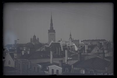 Tallinn. Vaade kirjastuse aknast Niguliste kiriku suunas  similar photo