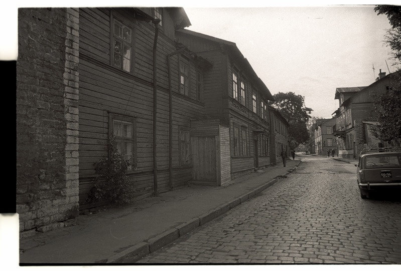 Vaade J. Tomp' i tänavale