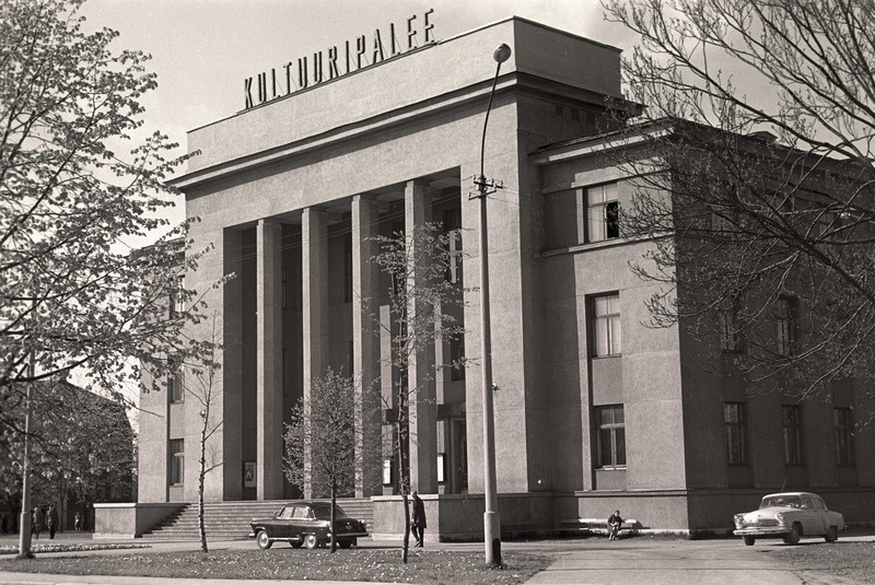J. Tombi nim. Kultuuripalee fassaad