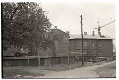 Tallinn. Vanad kuurid Väike-Kompassi t. ääres  duplicate photo