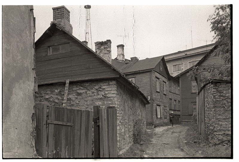 Tallinn. Puuhooned Väike-Kompassi t. 8