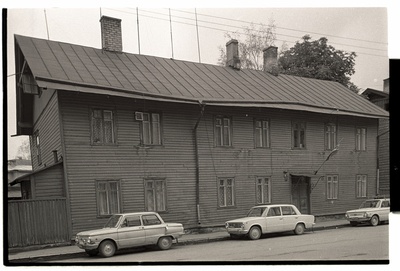 Tallinn. Kahekordne puuhoone Gogoli t. 9  similar photo