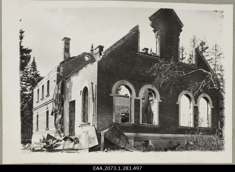 War breaks in Tartu, ruins of Tartu Workshop at the corner of Star and Park Street