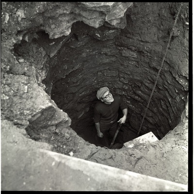 Kaevu kaevamise algus  similar photo